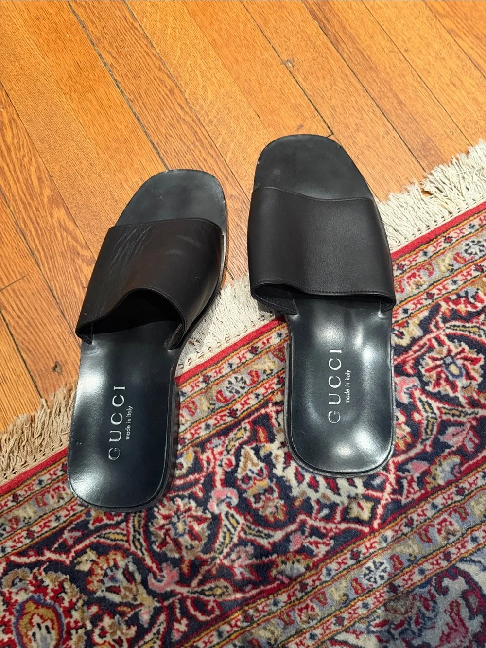 Gucci Black Smooth Leather Open-Toe Slides